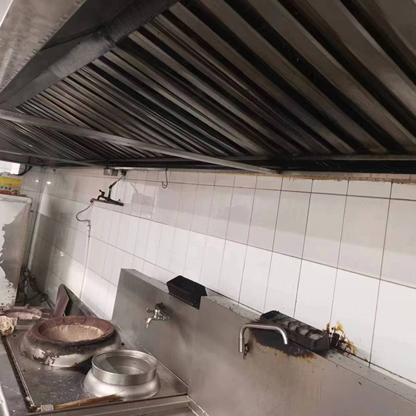 襄阳二汽某工厂排油烟设备清洗