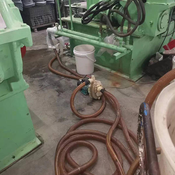 某工厂设备清洗